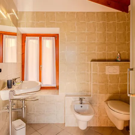 Stone House By Interhome Vakantiehuis Gera Lario